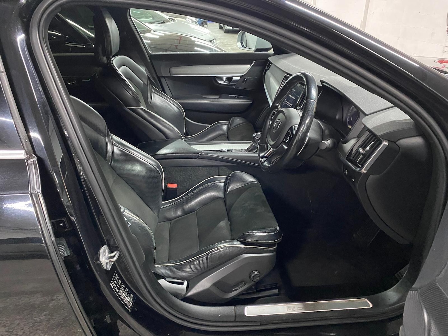 Used Volvo S90 2018 for sale - 76399379: Photo 13