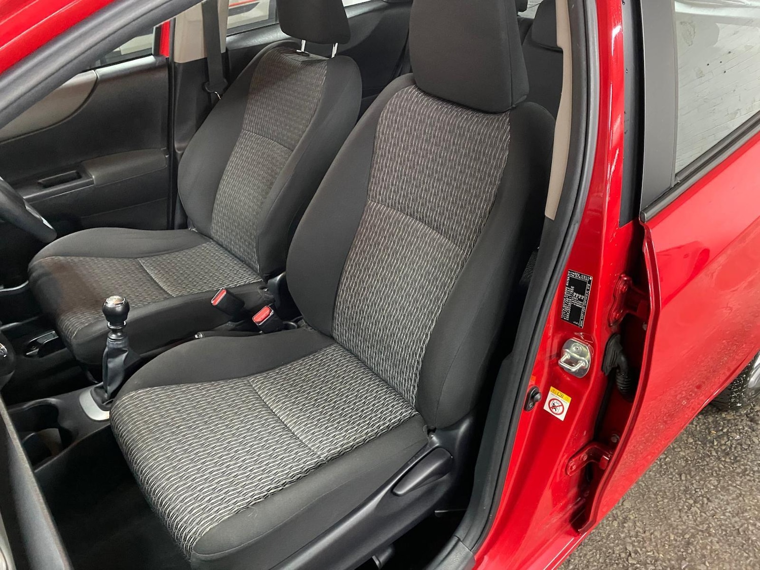 Used Toyota Yaris 2013 for sale - 76424580: Photo 15