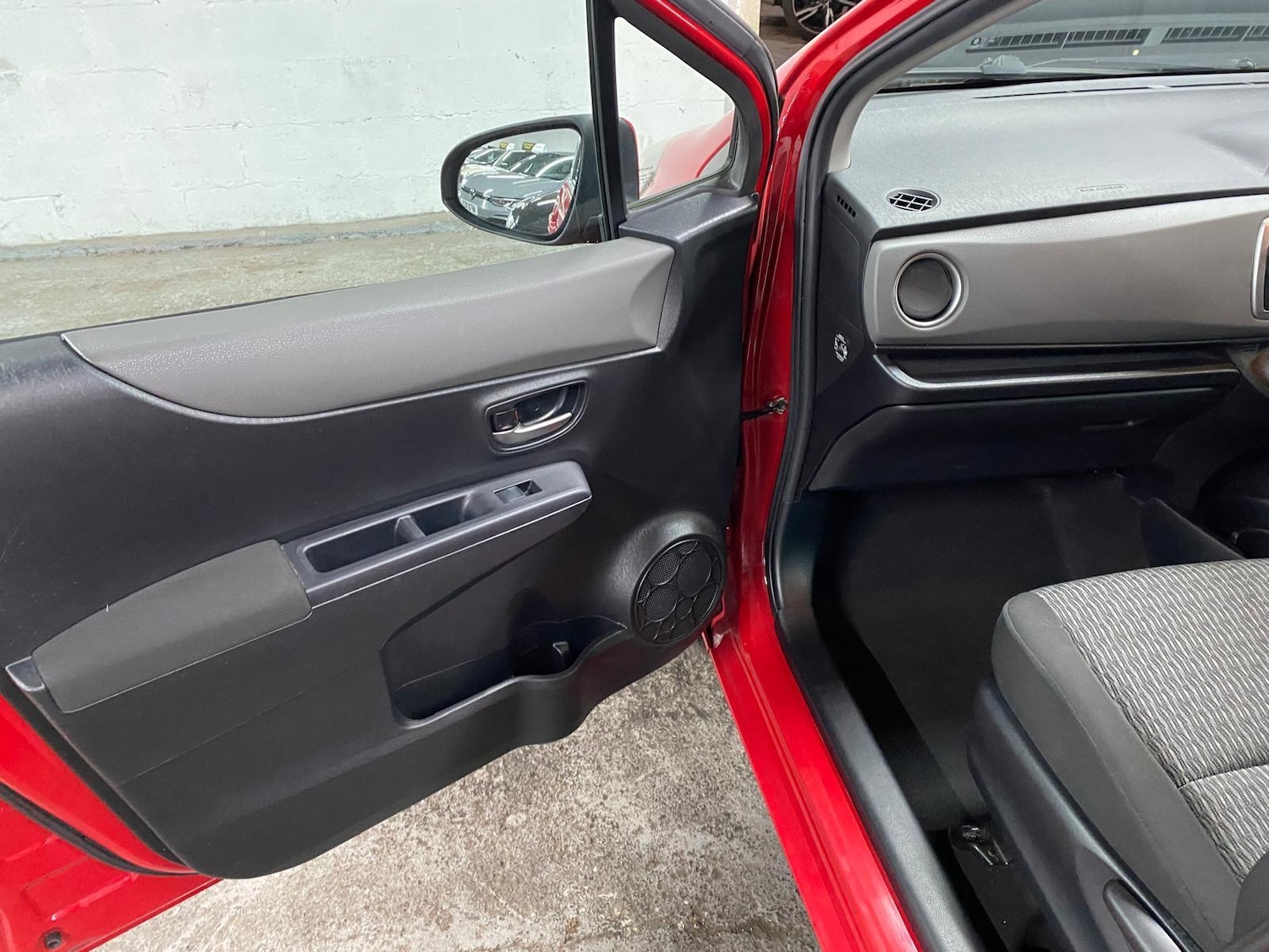 Used Toyota Yaris 2013 for sale - 76424580: Photo 17