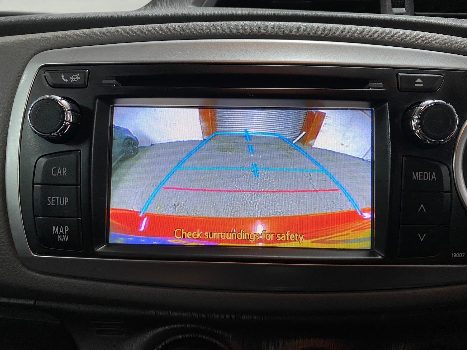 Used Toyota Yaris 2013 for sale - 76424580: Photo 2