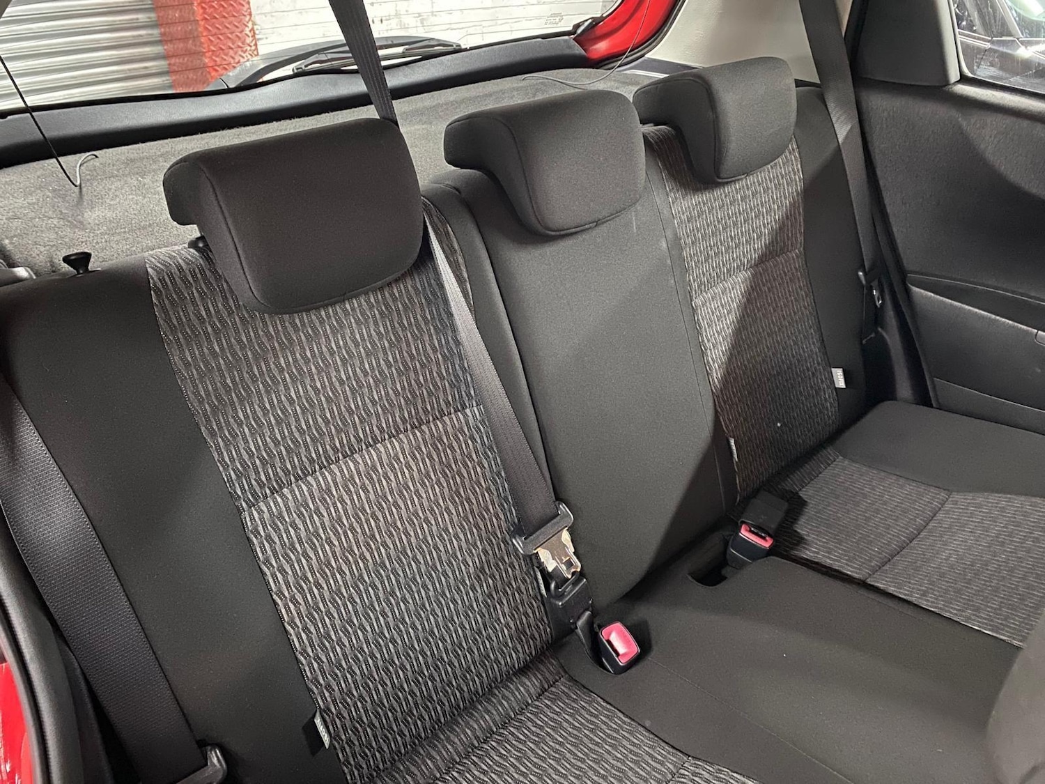 Used Toyota Yaris 2013 for sale - 76424580: Photo 32