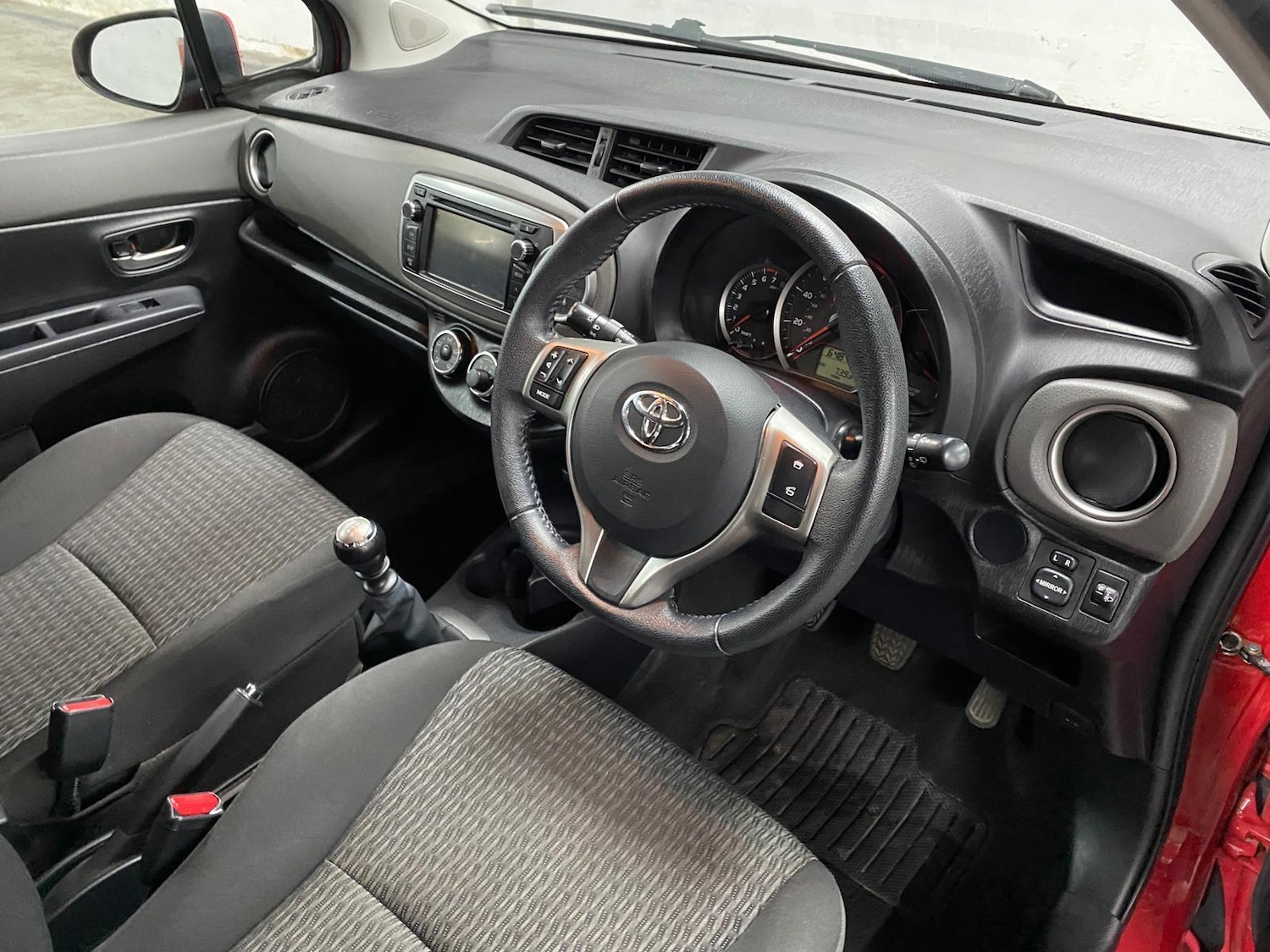 Used Toyota Yaris 2013 for sale - 76424580: Photo 40