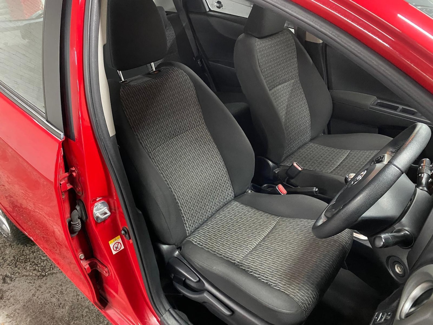 Used Toyota Yaris 2013 for sale - 76424580: Photo 41