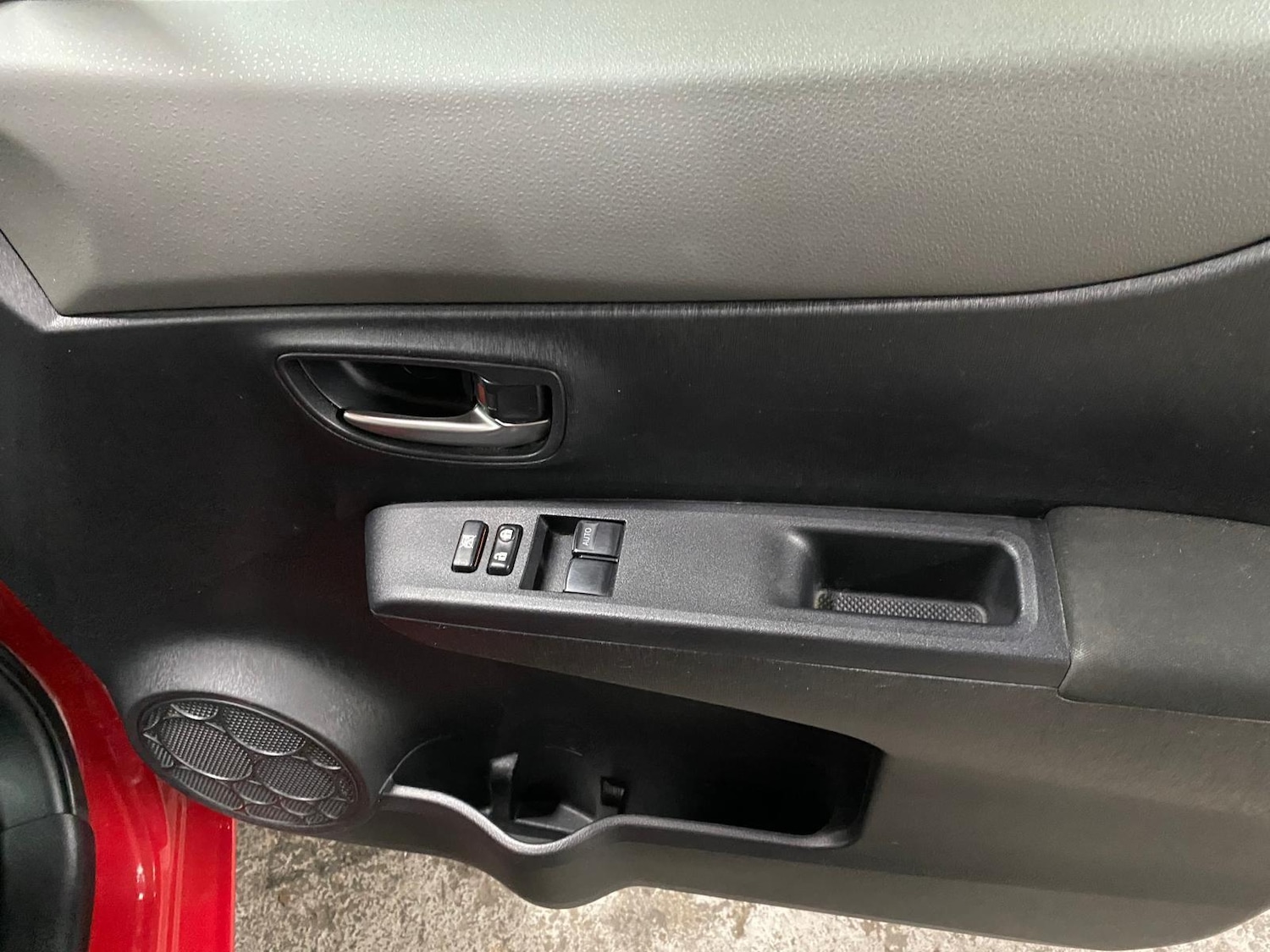 Used Toyota Yaris 2013 for sale - 76424580: Photo 44