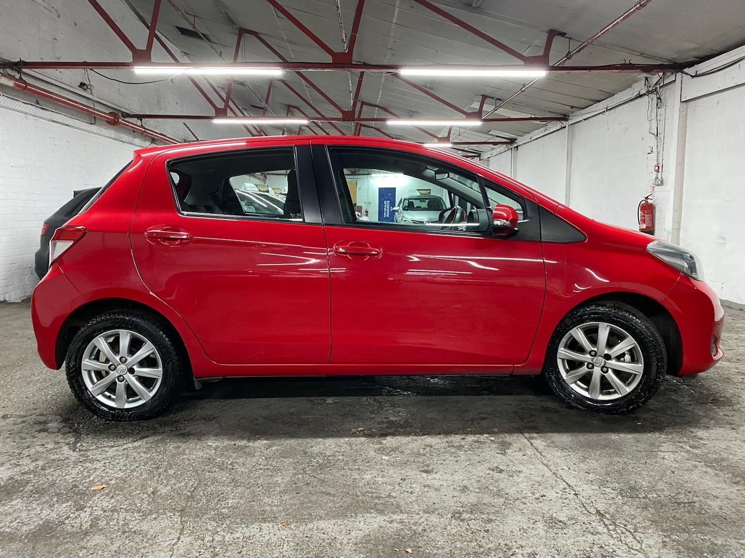 Used Toyota Yaris 2013 for sale - 76424580: Photo 47