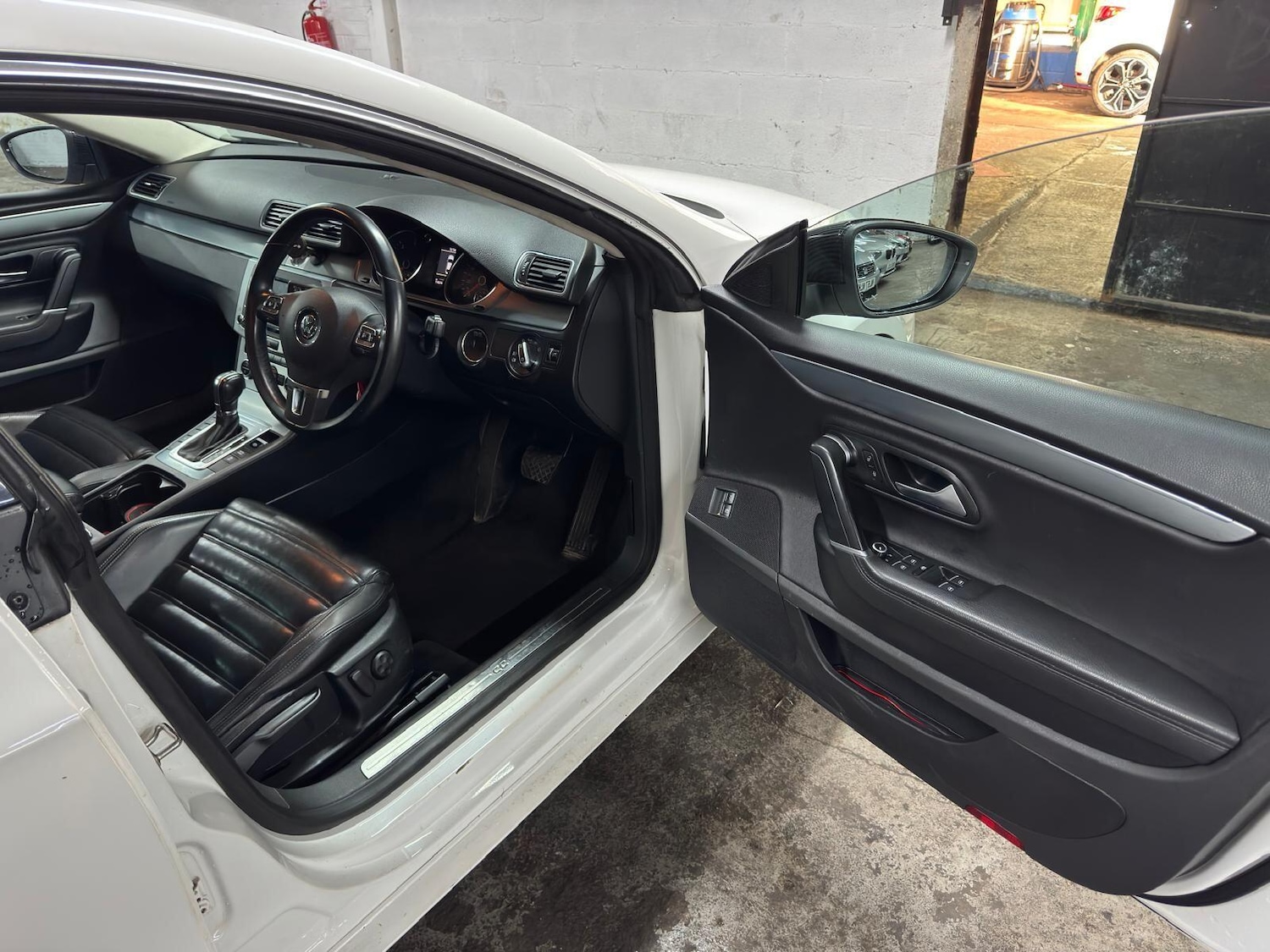 Used Volkswagen CC 2014 for sale - 77633842: Photo 11