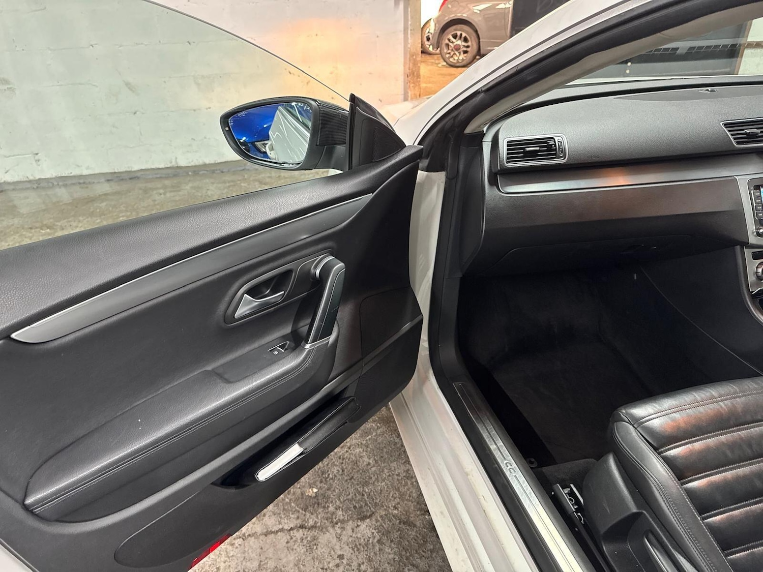 Used Volkswagen CC 2014 for sale - 77633842: Photo 41