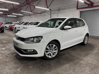 Used Volkswagen Polo 2015 for sale - 77029893: Photo