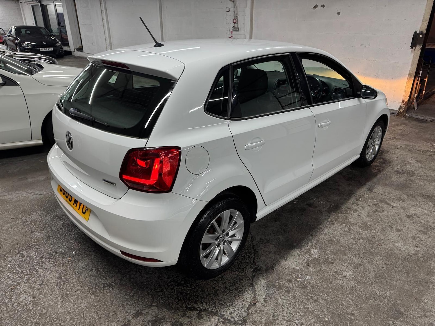 Used Volkswagen Polo 2015 for sale - 77029893: Photo 2