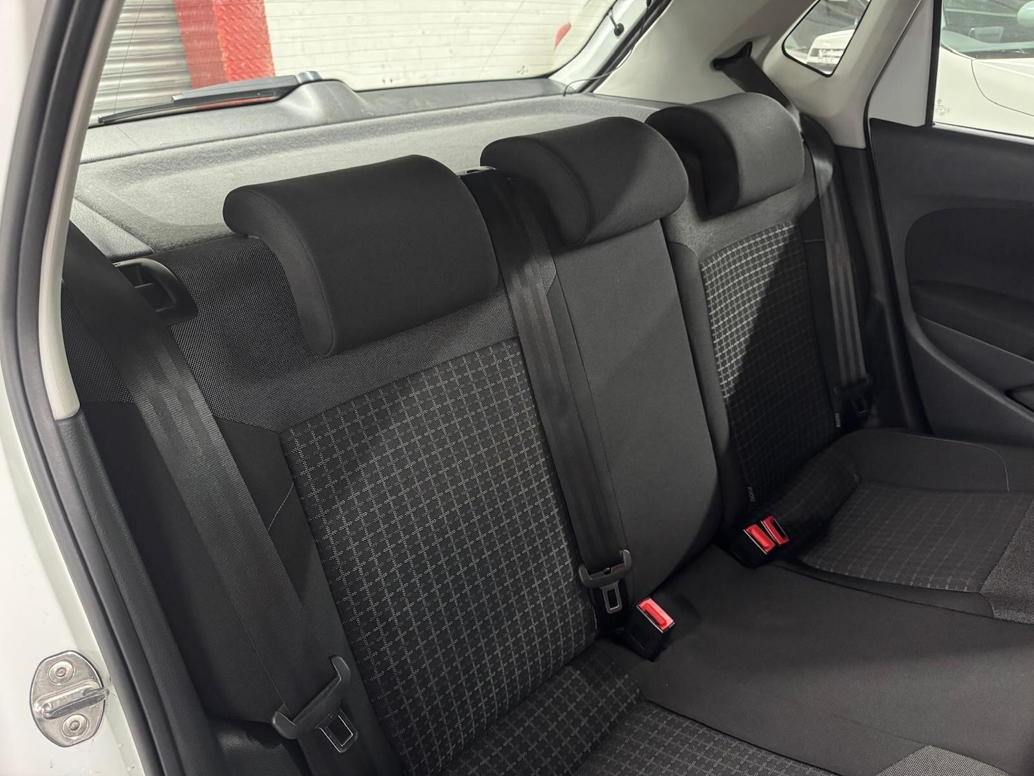 Used Volkswagen Polo 2015 for sale - 77029893: Photo 33