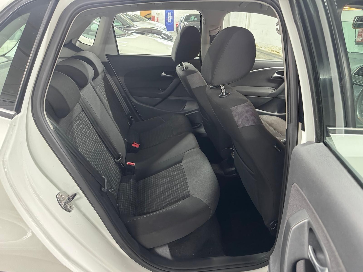 Used Volkswagen Polo 2015 for sale - 77029893: Photo 34