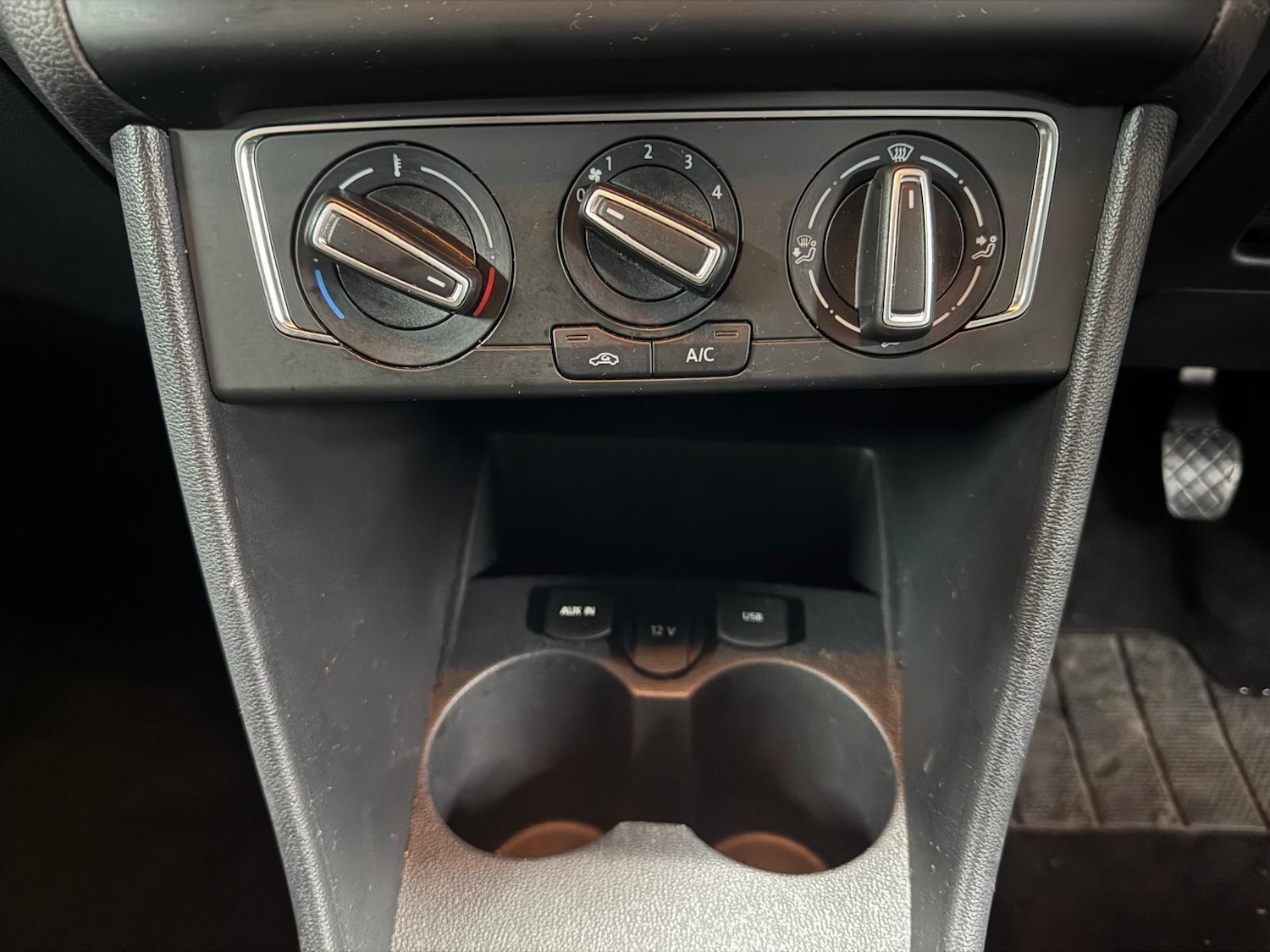 Used Volkswagen Polo 2015 for sale - 77029893: Photo 37