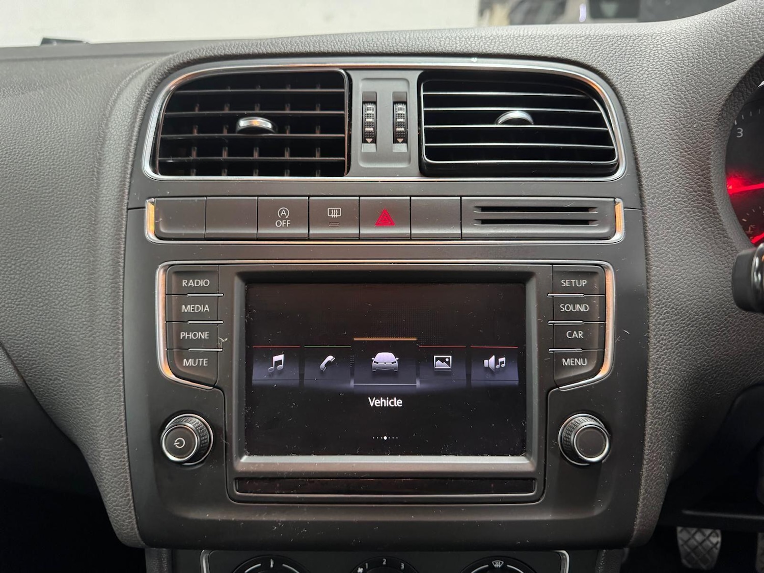 Used Volkswagen Polo 2015 for sale - 77029893: Photo 38