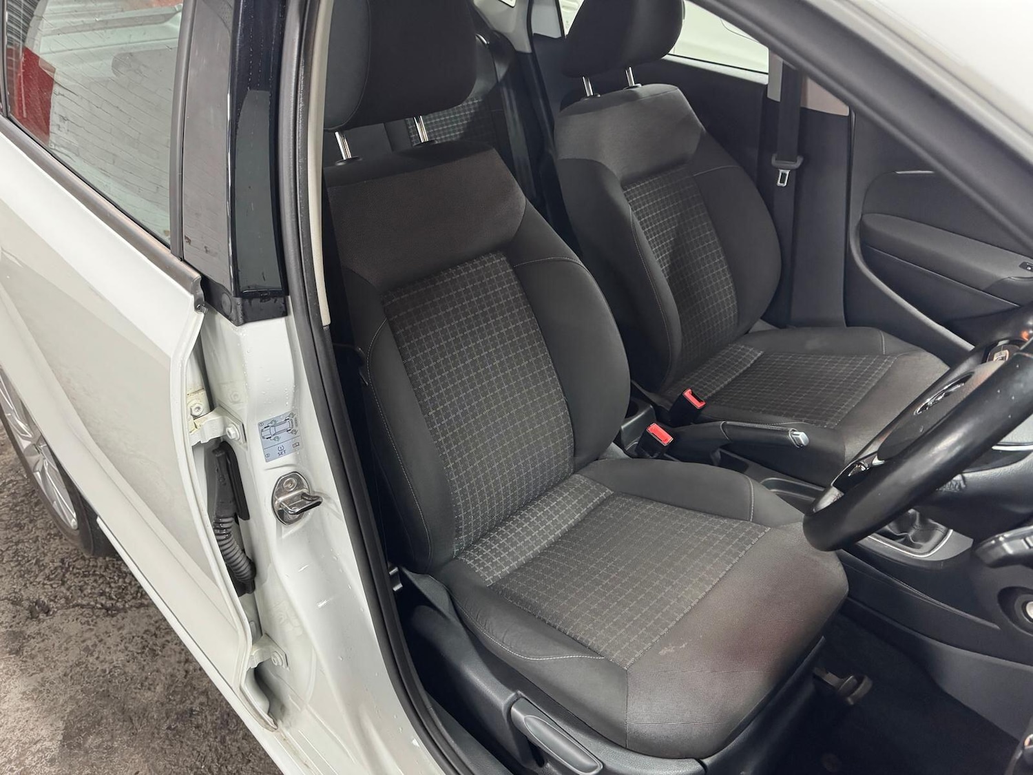 Used Volkswagen Polo 2015 for sale - 77029893: Photo 43