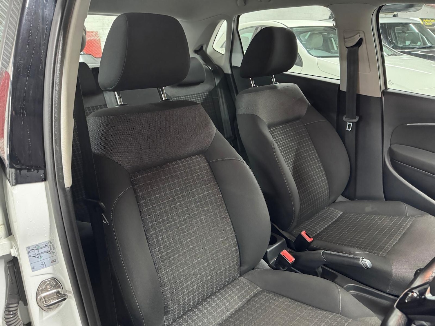 Used Volkswagen Polo 2015 for sale - 77029893: Photo 44