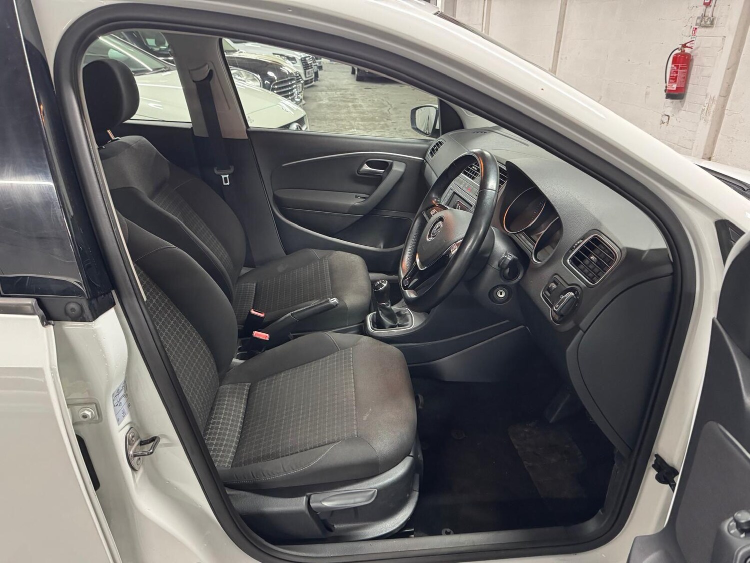 Used Volkswagen Polo 2015 for sale - 77029893: Photo 45