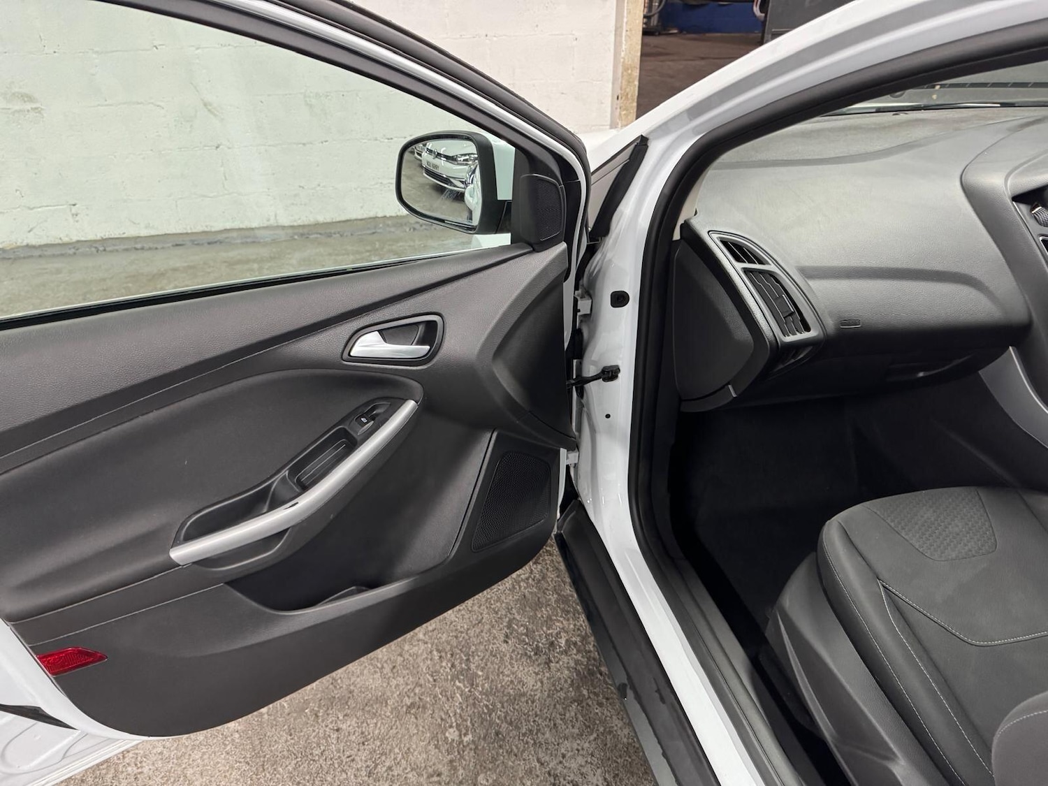 Used Ford Focus 2017 for sale - 76801662: Photo 30