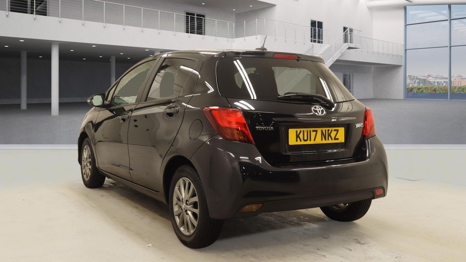 Used Toyota Yaris 2017 for sale - 77497022: Photo 3