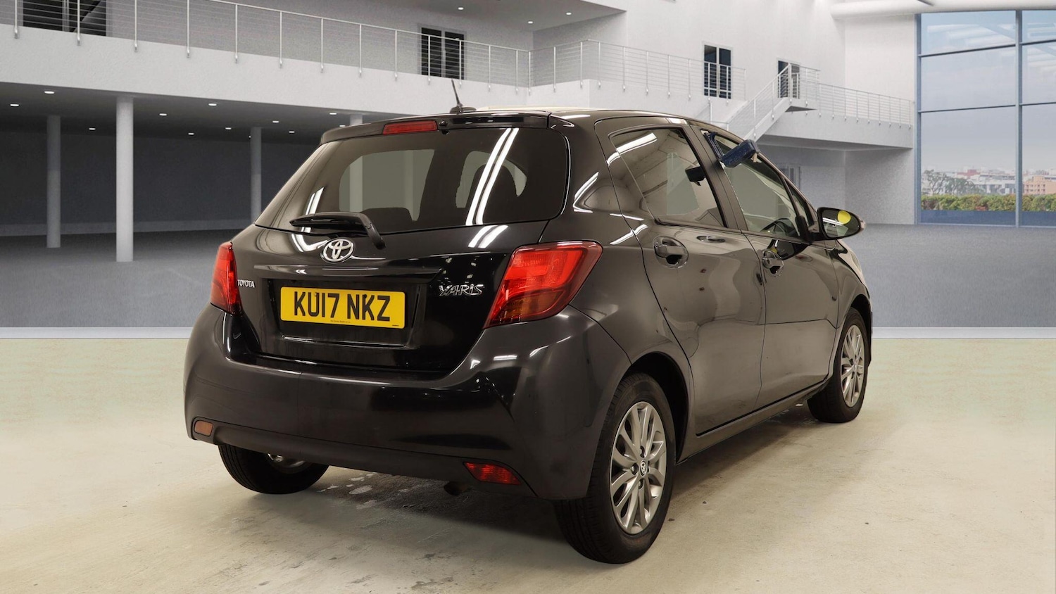 Used Toyota Yaris 2017 for sale - 77497022: Photo 4