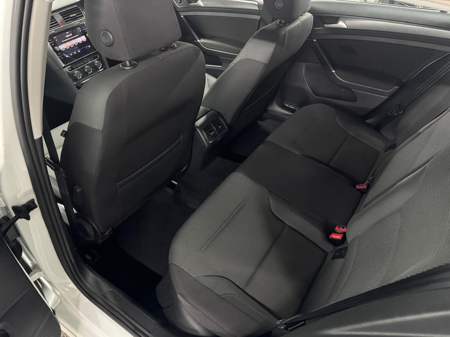 Used Volkswagen Golf 2018 for sale - 76498767: Photo 32