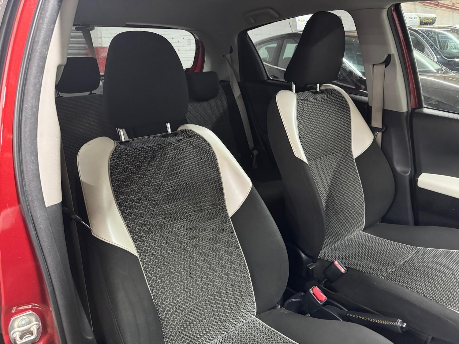 Used Toyota Yaris 2013 for sale - 77632971: Photo 12