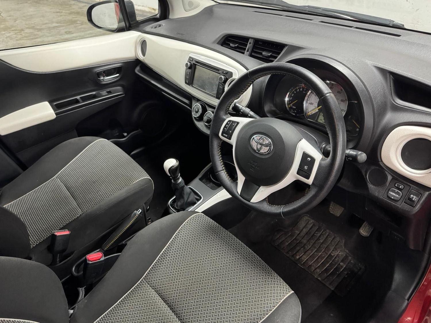 Used Toyota Yaris 2013 for sale - 77632971: Photo 14