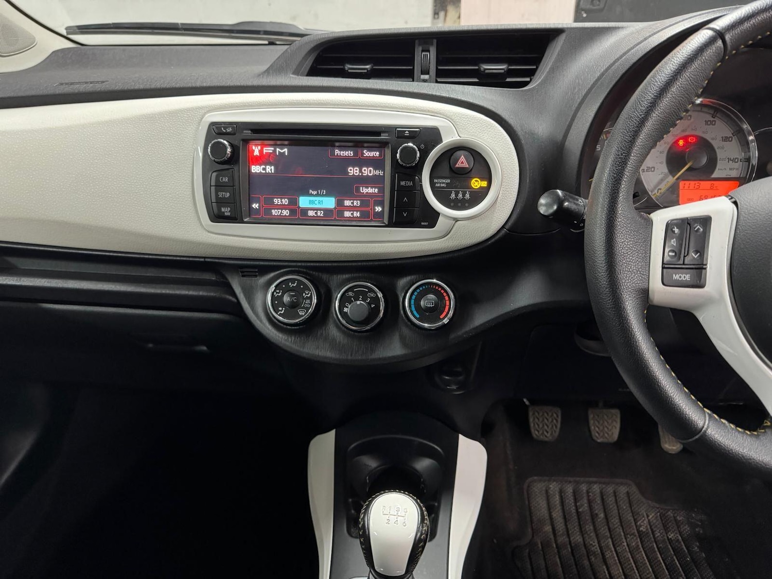 Used Toyota Yaris 2013 for sale - 77632971: Photo 17