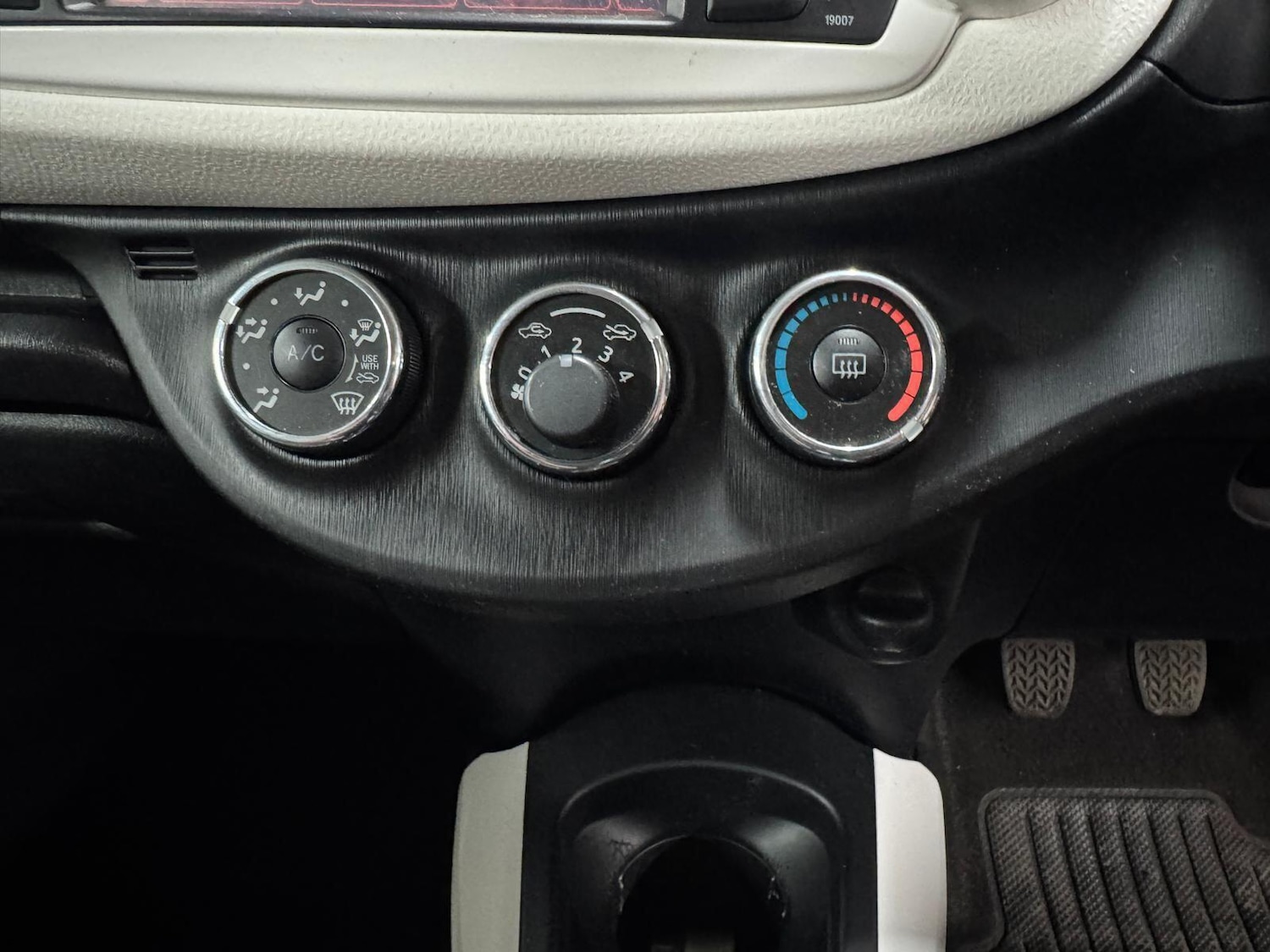 Used Toyota Yaris 2013 for sale - 77632971: Photo 18