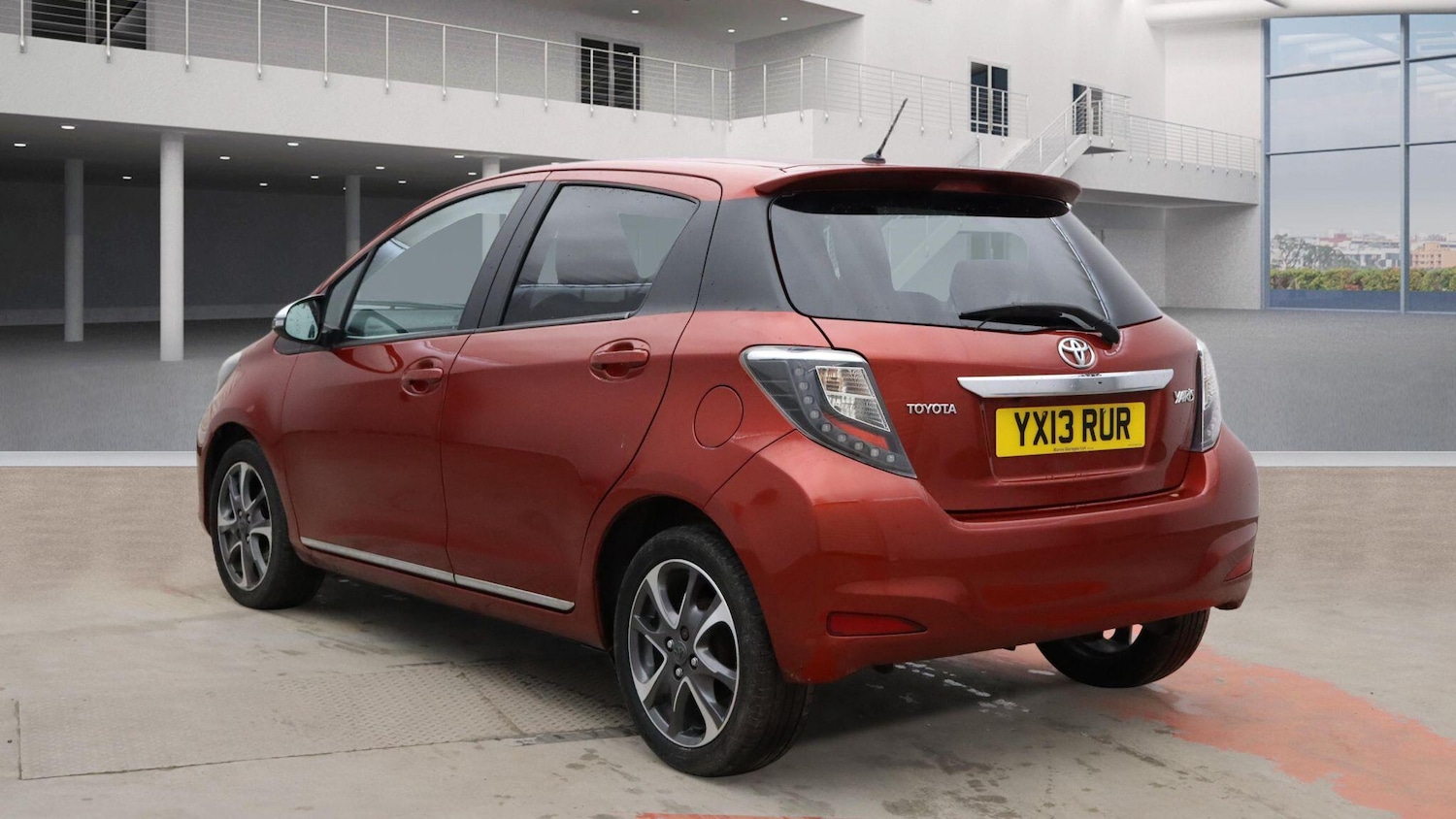 Used Toyota Yaris 2013 for sale - 77632971: Photo 2