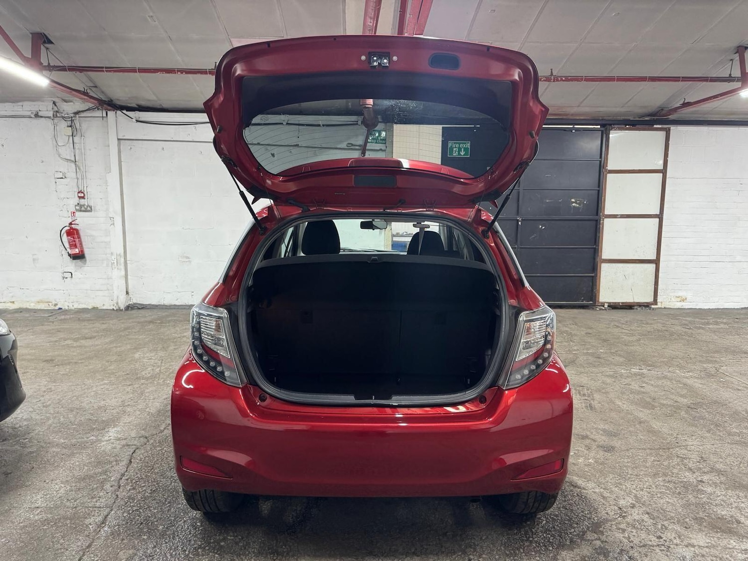 Used Toyota Yaris 2013 for sale - 77632971: Photo 27