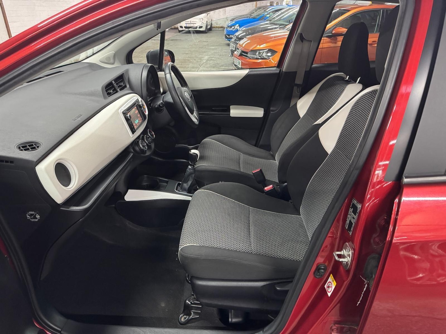 Used Toyota Yaris 2013 for sale - 77632971: Photo 36