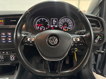 Used Volkswagen Golf 2017 for sale - 75377276: Photo