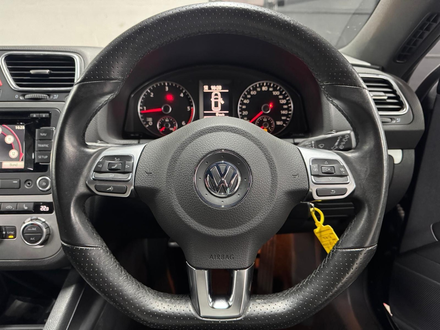 Used Volkswagen Scirocco 2012 for sale - 76865795: Photo 26