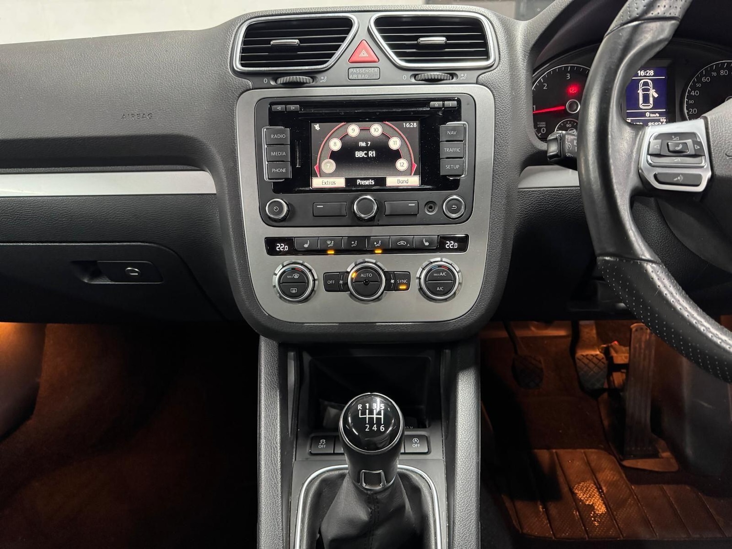 Used Volkswagen Scirocco 2012 for sale - 76865795: Photo 27