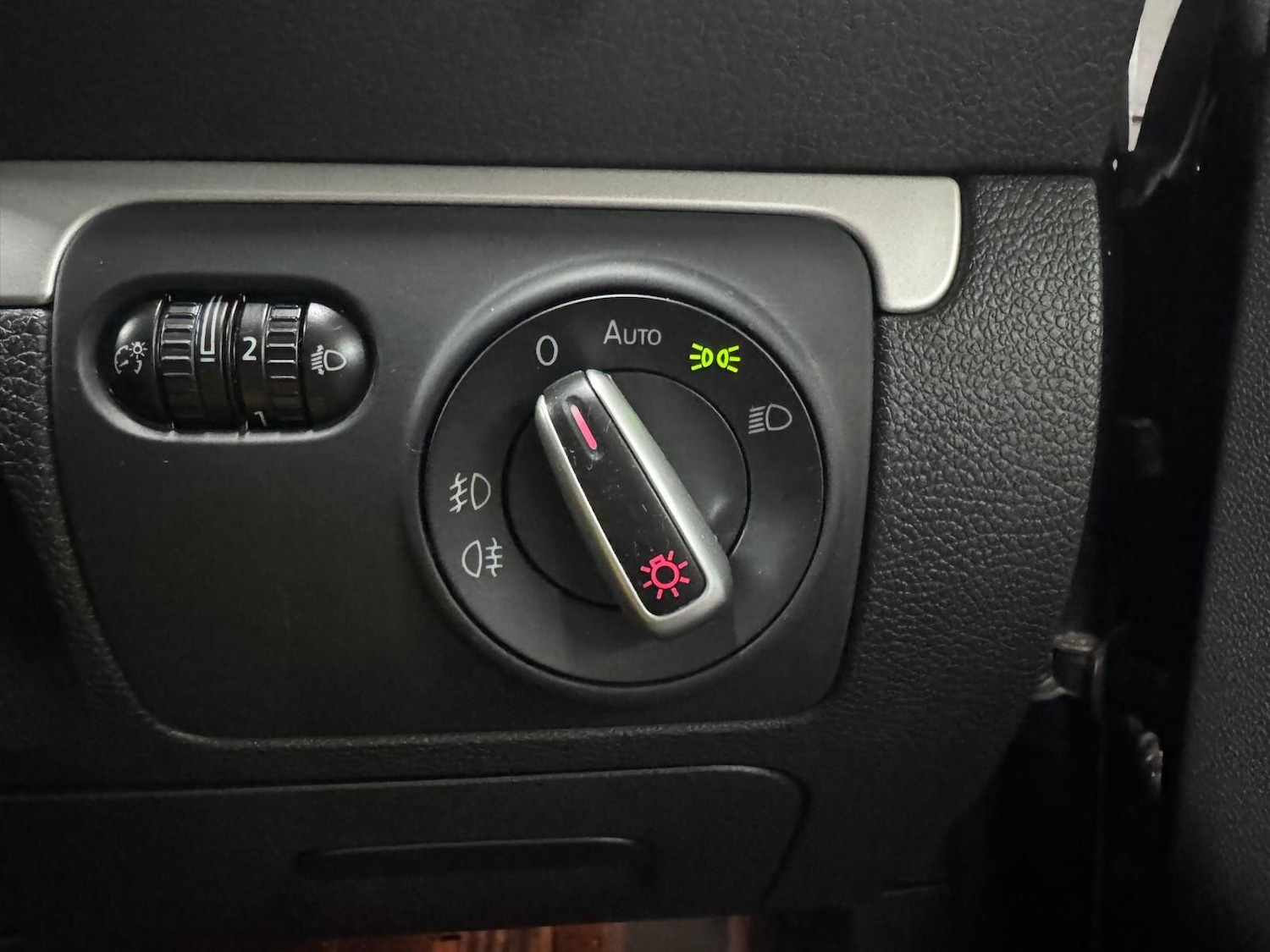 Used Volkswagen Scirocco 2012 for sale - 76865795: Photo 33