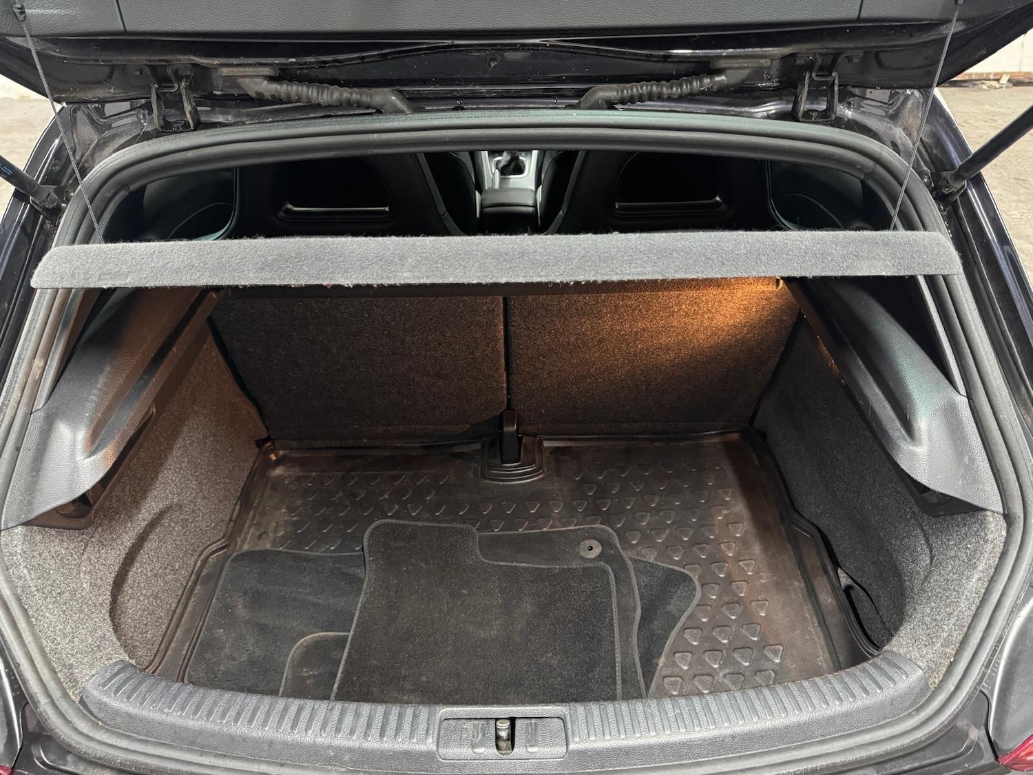 Used Volkswagen Scirocco 2012 for sale - 76865795: Photo 42