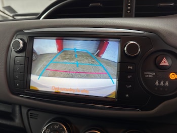 Used Toyota Yaris 2015 for sale - 78348192: Photo