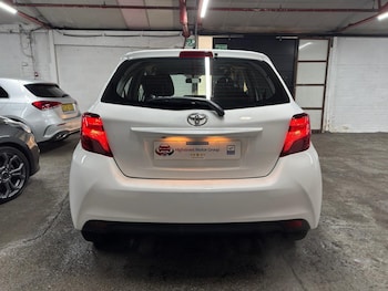 Used Toyota Yaris 2015 for sale - 78348192: Photo