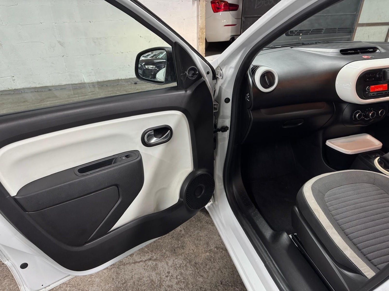 Used Renault Twingo 2015 for sale - 77824829: Photo 39