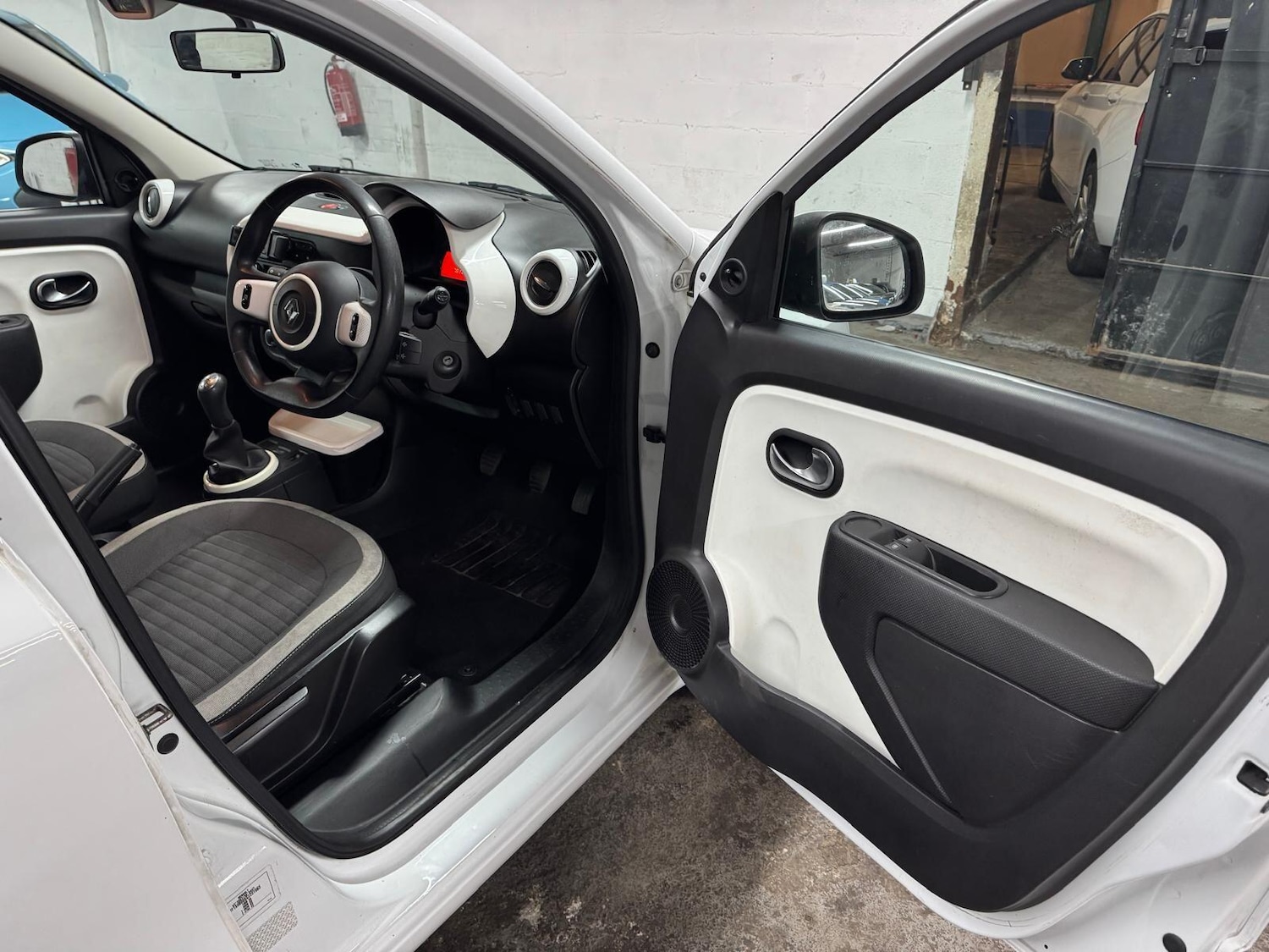 Used Renault Twingo 2015 for sale - 77824829: Photo 9