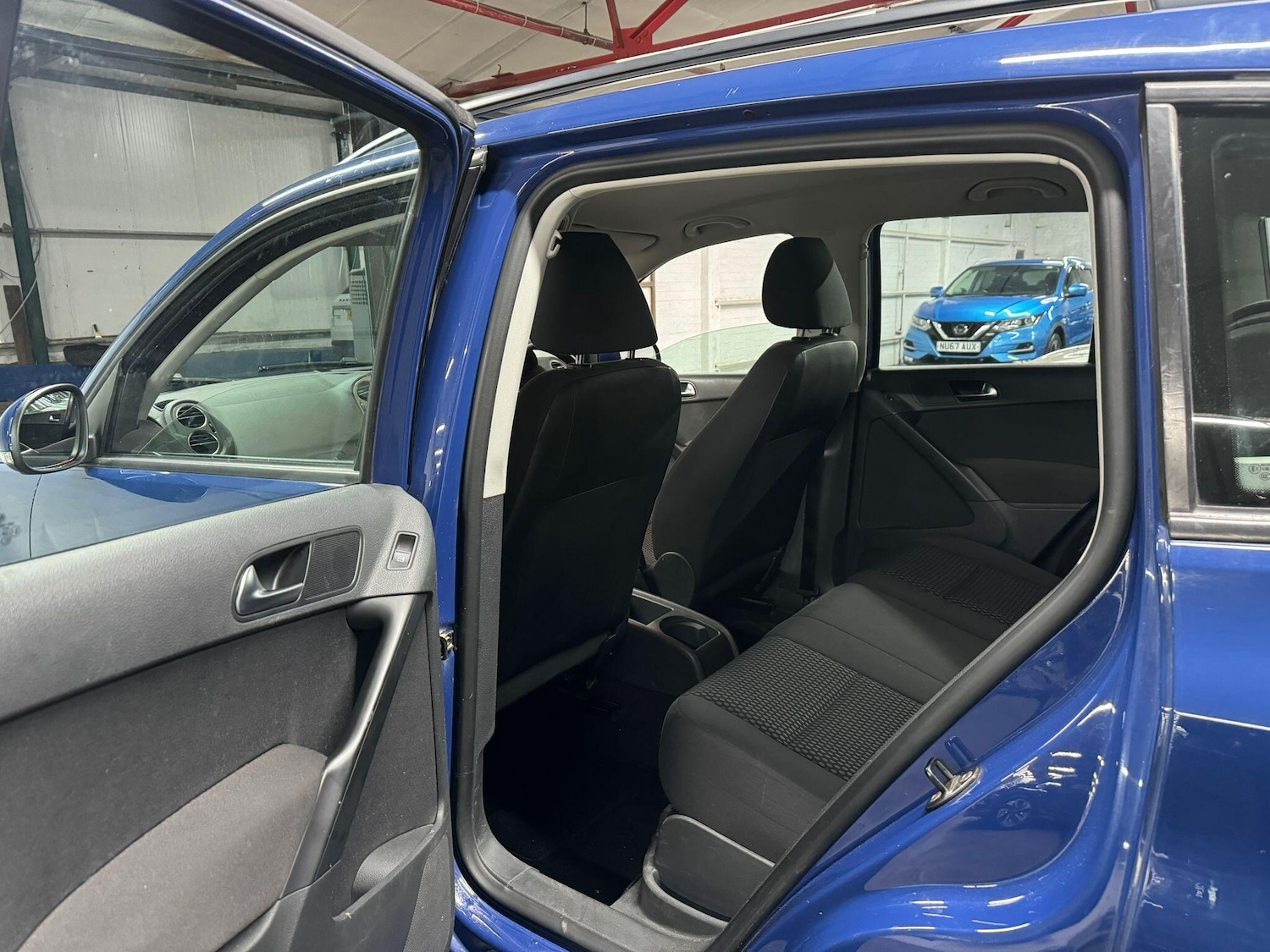 Used Volkswagen Tiguan 2010 for sale - 76484564: Photo 24