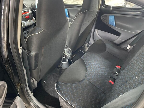 Used Peugeot 107 2010 for sale - 76201292: Photo 32