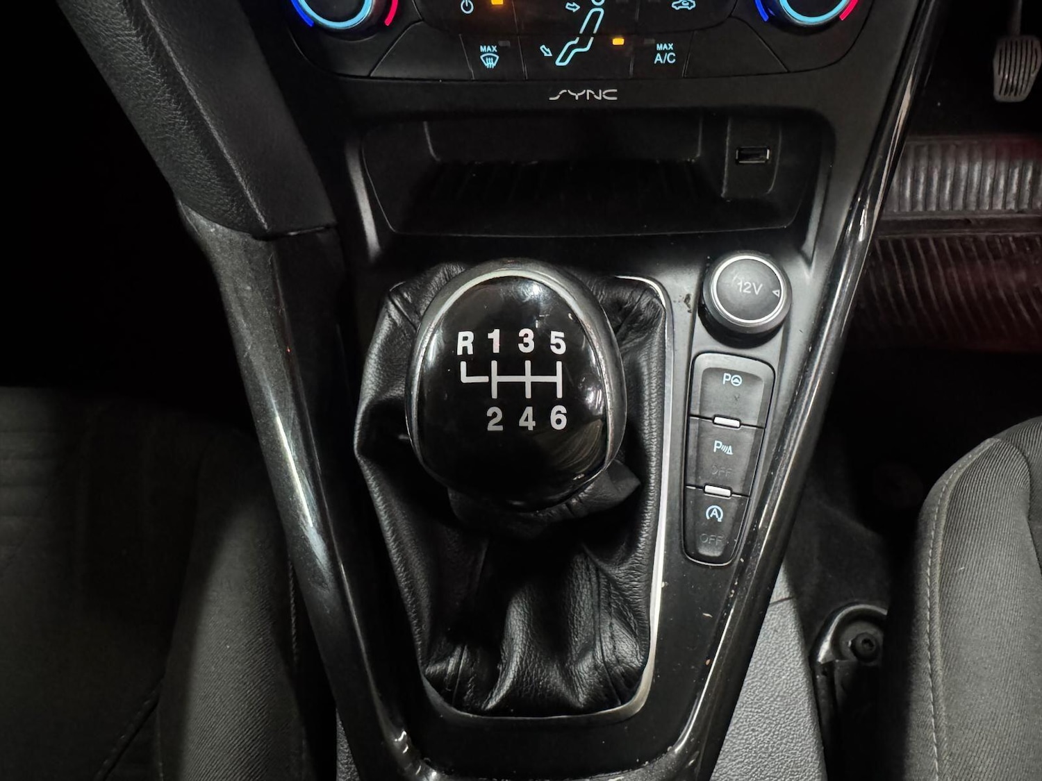 Used Ford Focus 2015 for sale - 76801118: Photo 24