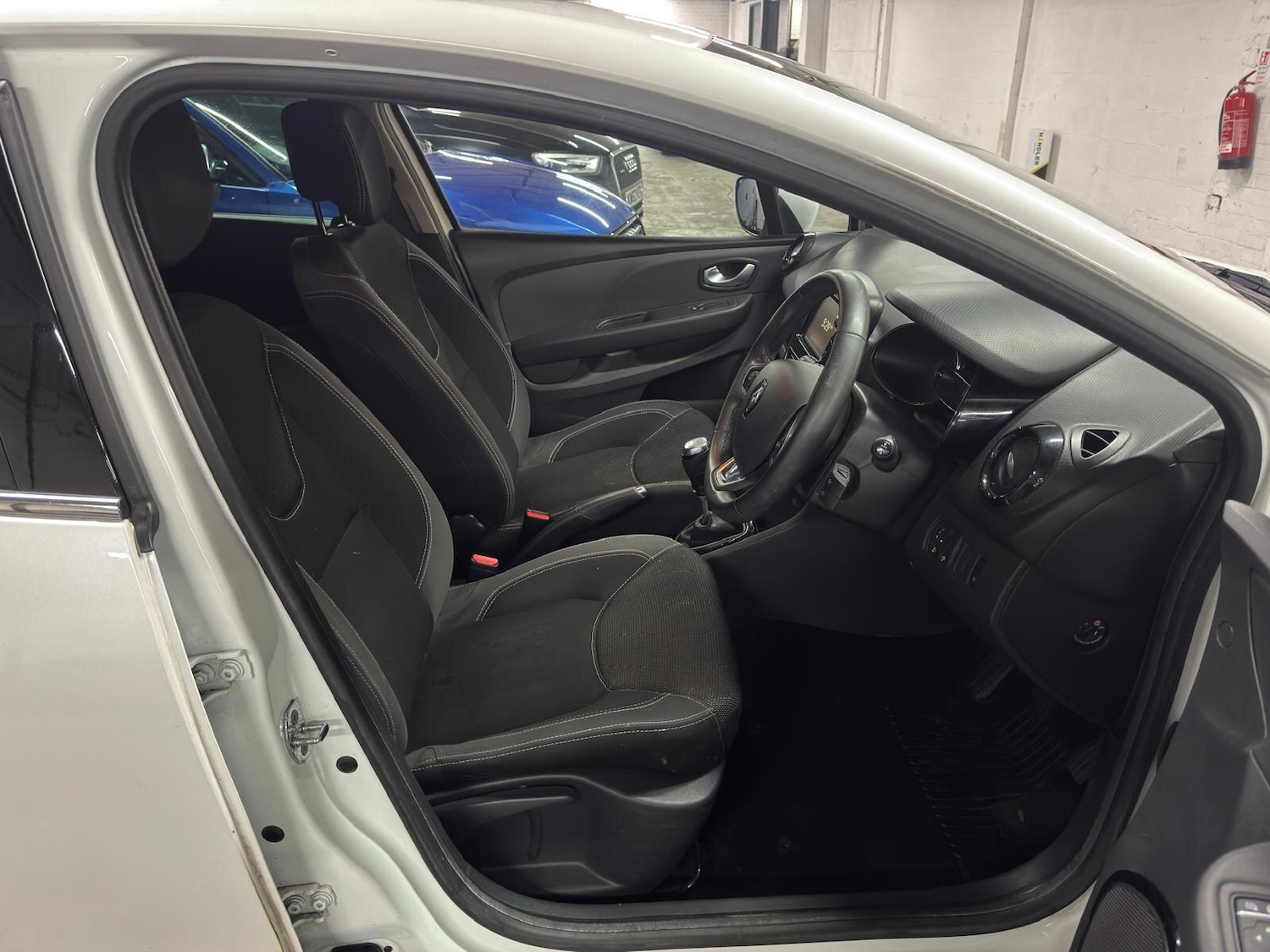 Used Renault Clio for sale - 78135871: Photo 11