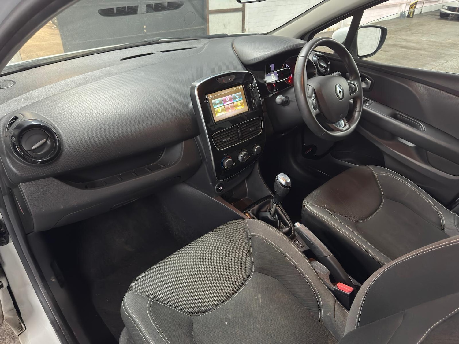 Used Renault Clio for sale - 78135871: Photo 35