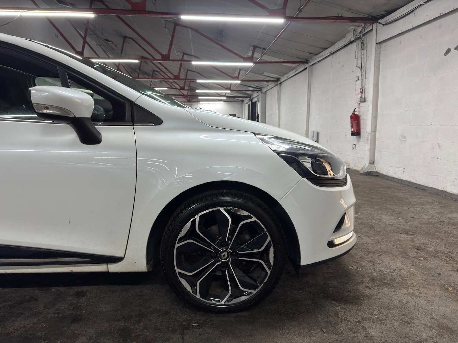 Used Renault Clio for sale - 78135871: Photo 42