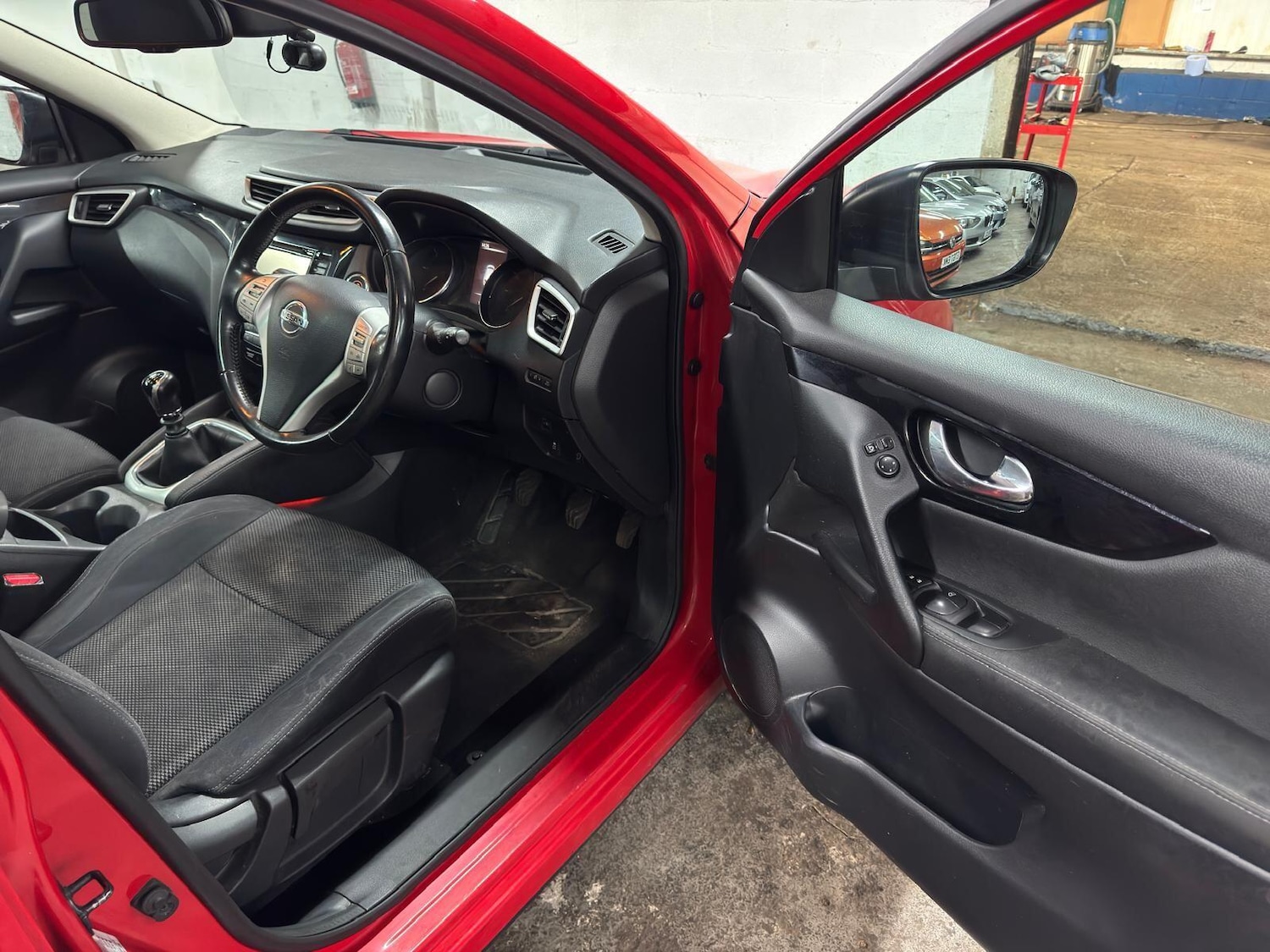 Used Nissan Qashqai 2015 for sale - 77993070: Photo 11