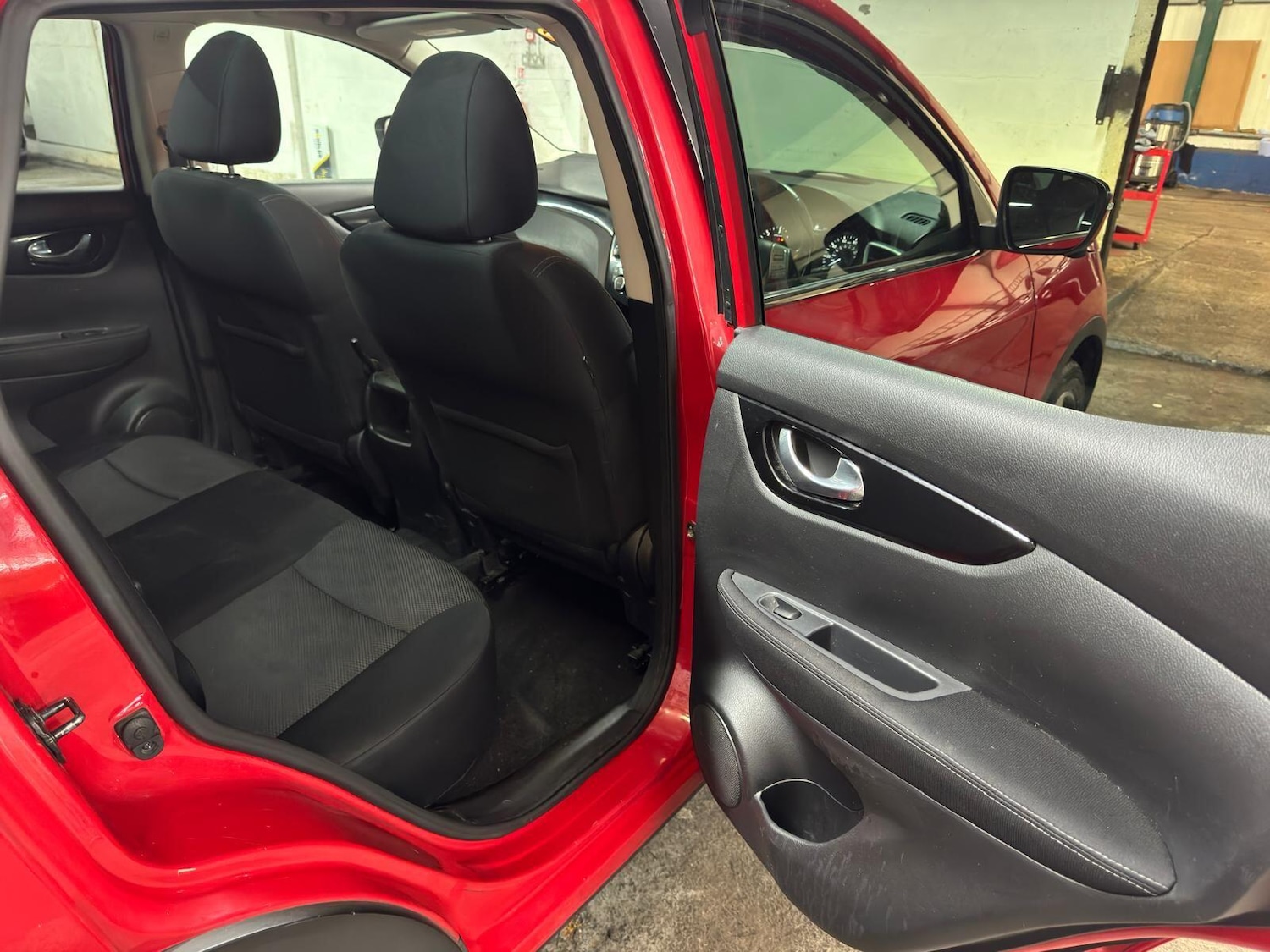 Used Nissan Qashqai 2015 for sale - 77993070: Photo 26