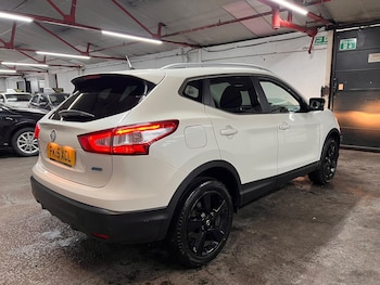 Used Nissan Qashqai 2015 for sale - 78772303: Photo