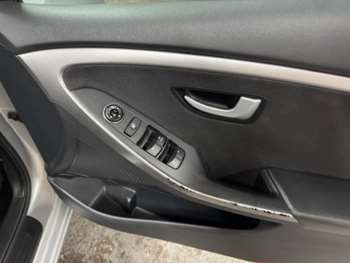 Used Hyundai i30 2015 for sale - 75377805: Photo